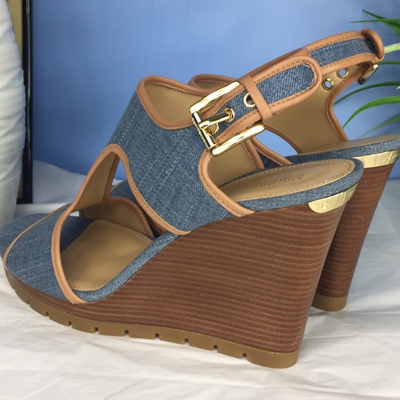 New Michael Kors Women’s wedge shoes - Picture 8 of 8